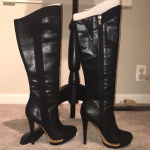 HOT 🔥 HOT 🔥HOT 🔥 Black & Gold Stiletto Boots